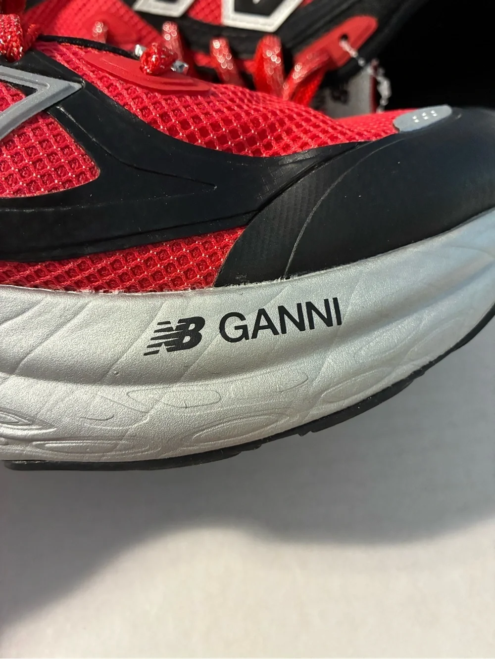 New Balance Fresh Foam Trainer GANNI Black Silver Metallic Red Women’s size 10.5